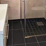 10 Person In * Brattvag