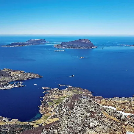 10 Person In Casa vacanze Brattvåg