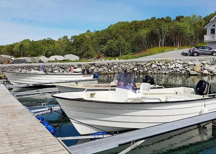 10 Person In * Brattvåg