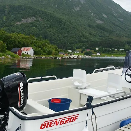 Holiday Home Brattvag *