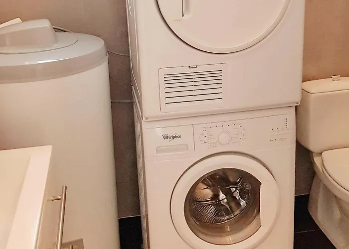 10 Person In Brattvåg